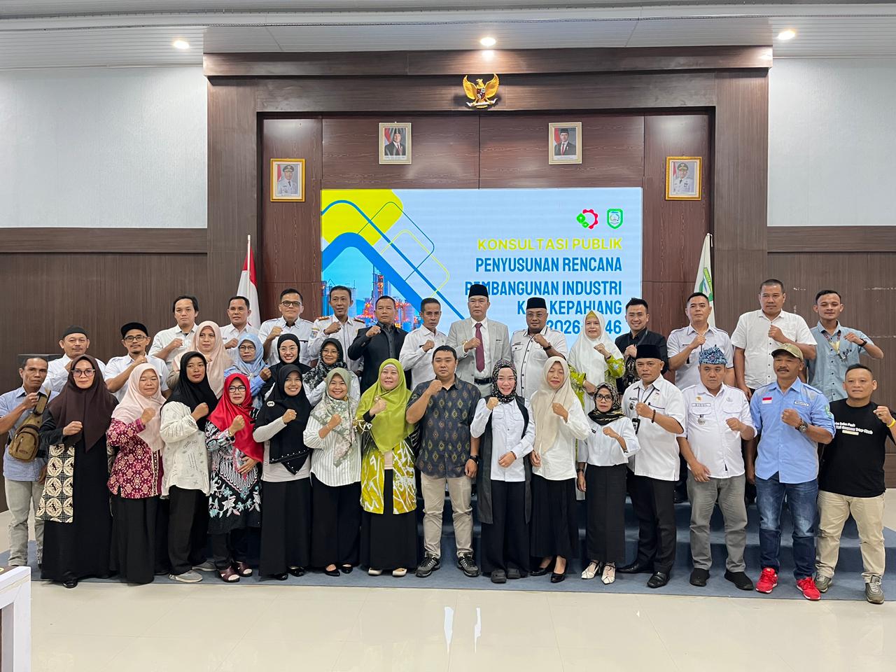 Kegiatan konsultasi publik Industri