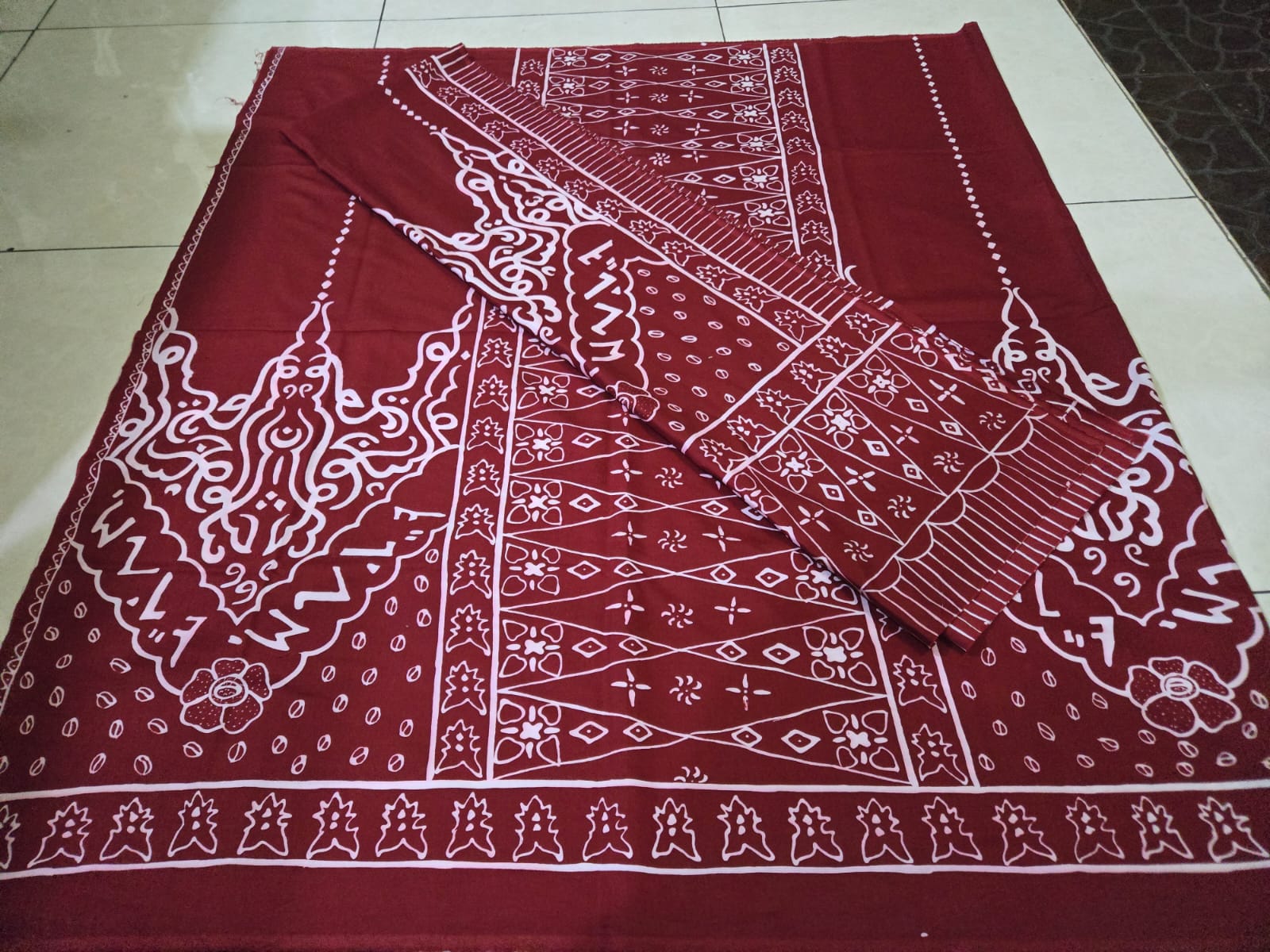 Batik Diwo merah putih