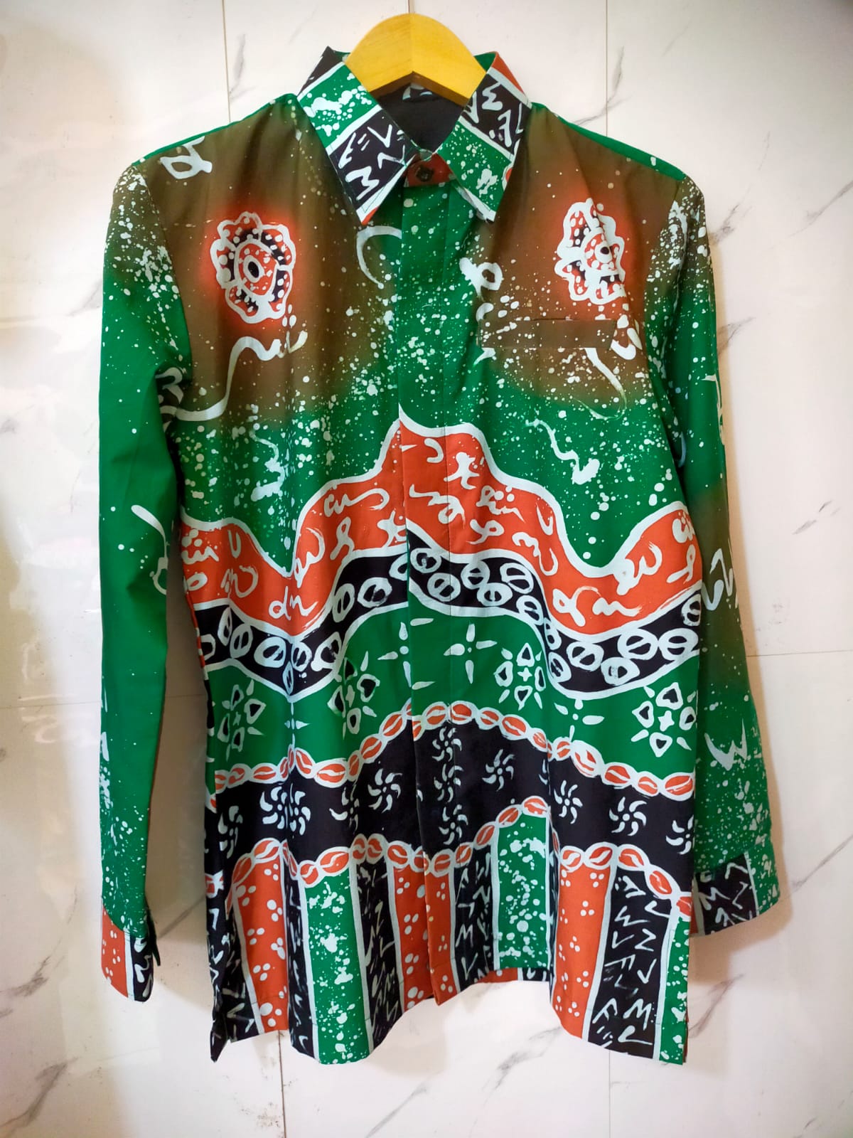 Kemeja batik Diwo komtemporer